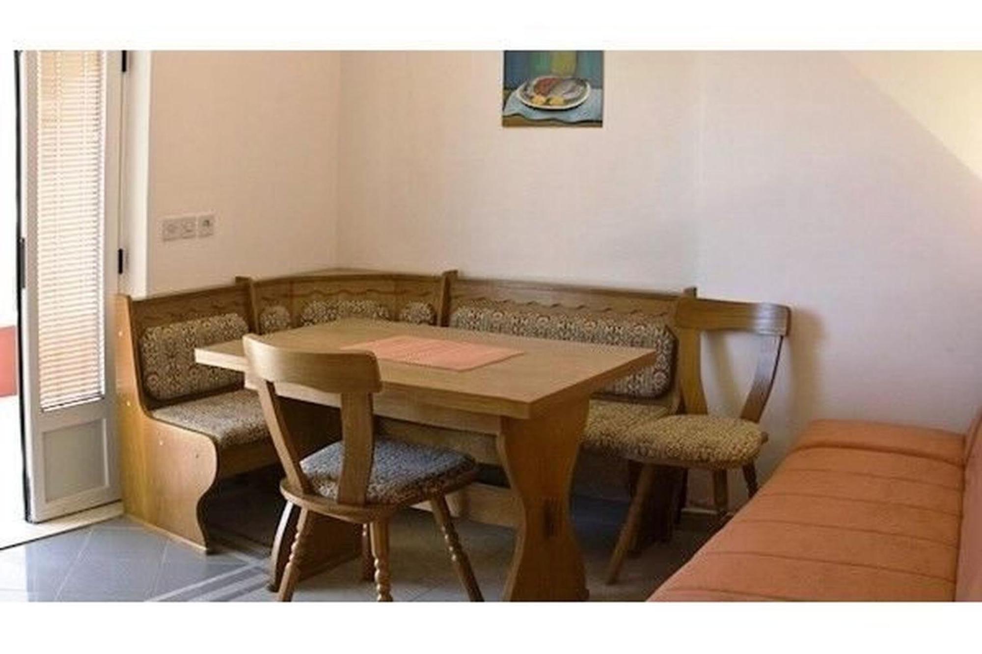 Apartments And Rooms Florijan Klek Bagian luar foto